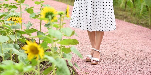 7 idei de amenajare a gradinii din fata casei3